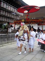 生き稚児にみる祇園祭