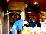 京菓子　花びら餅（葩餅） : 焼き栗の萬昌堂さんの注連縄はでかいごんぼである