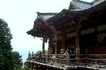 千日詣り 火渡り祭　舞台造建築 : 清水寺に勝るとも劣らない眺望の舞台のある本殿