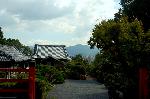 織田信長を訪ねて　建勲神社 : 東を向けば比叡山頂がみえる