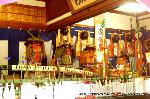 菖蒲の節句発祥の地　藤森神社 : 菖蒲の節句の斎館には宝物甲冑飾りなどが並び飾られる