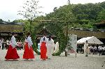 夏越祓　茅の輪くぐり