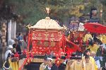 ずいき祭に 秋の剣鉾