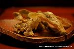 猪熊鍋を食せる比良山荘 : イワナ骨の揚げ物