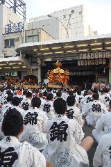 京都街角風景 : 居酒屋あんじ 中谷 安志さん わたしも、担いできました！錦の神輿だけで担ぎ手登録が?400名！人多すぎですよね…